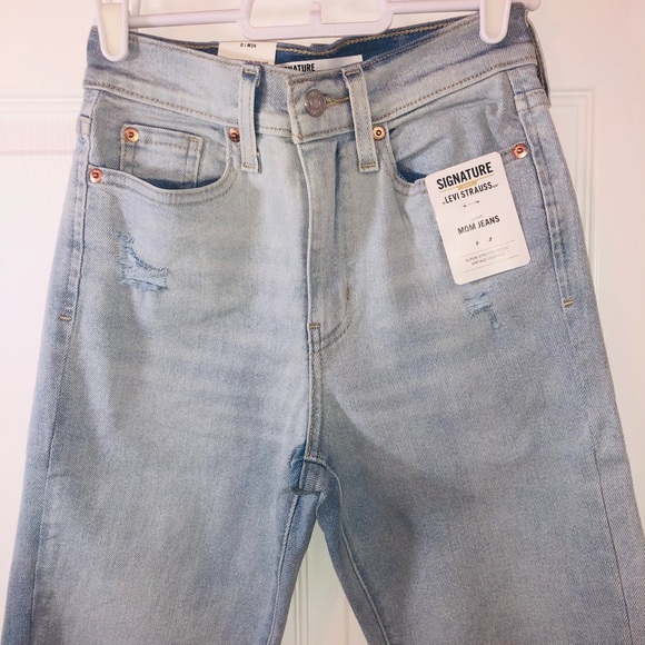 Signature by Levi Strauss Denim - Levi’s juniors “mom jeans” (24)